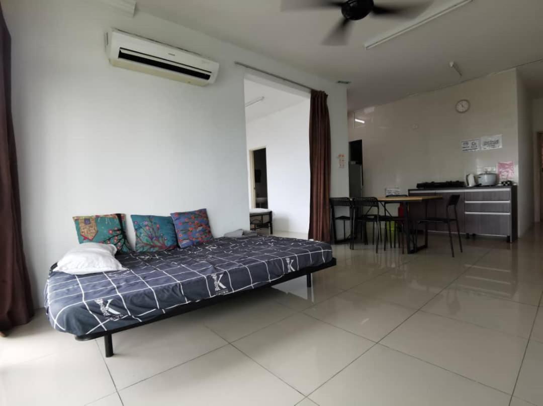 Vista Alam Serviced Apartment Near Idcc Sacc Pkns Uitm Msu Avisena Shah Alam Exteriör bild