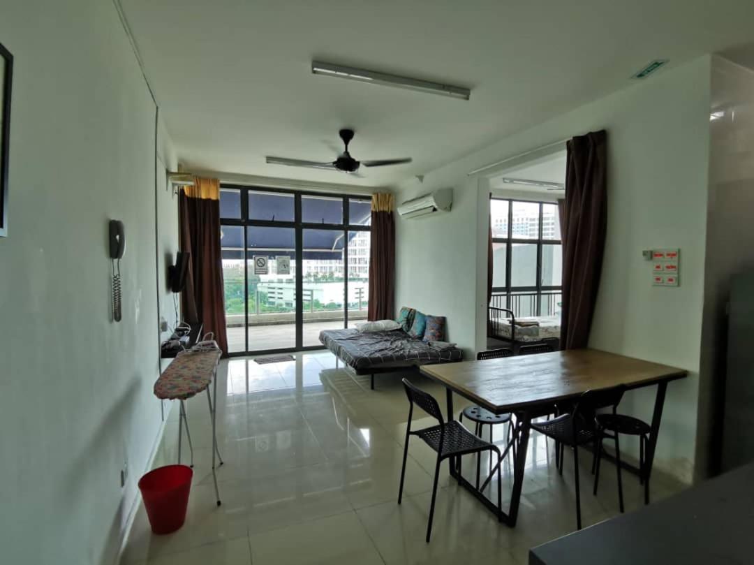 Vista Alam Serviced Apartment Near Idcc Sacc Pkns Uitm Msu Avisena Shah Alam Exteriör bild